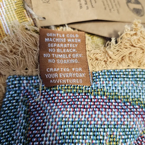 Wandering Floral Patterned Throw with Fringe - Picture 12 of 12